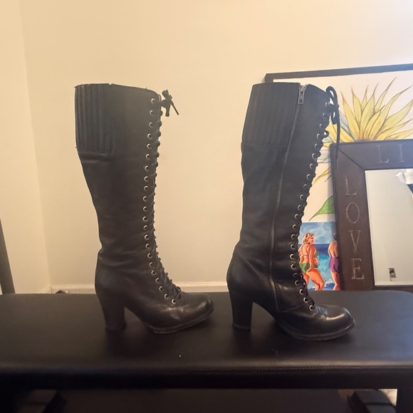 Frye tall lace up boots.  Like new.  Black cowhide leather - Picture 4 of 4